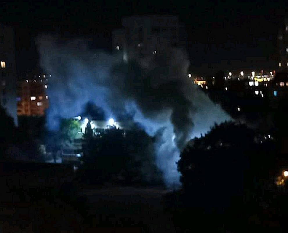 Мощен взрив разтресе столичния квартал "Слатина", носи се гъст дим СНИМКИ