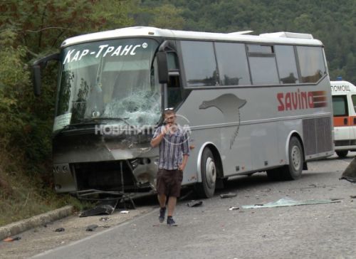 Първи подробности за тежкия инцидент с автобус край Банско СНИМКИ