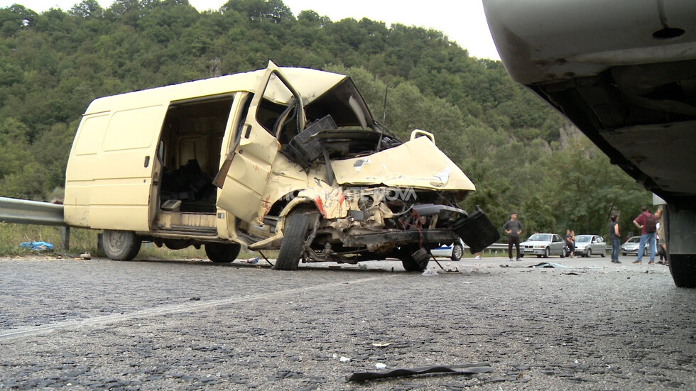 Първи подробности за тежкия инцидент с автобус край Банско СНИМКИ