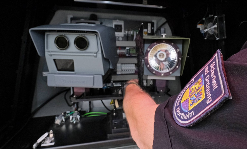 Джигитите са в ужас от тази нова камера за скорост, бронирана като Робокоп СНИМКИ