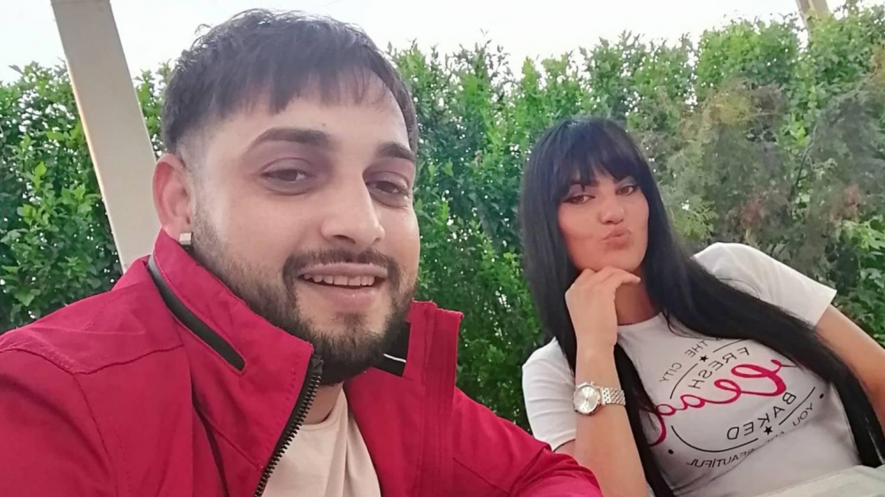 Румънска звезда засне смъртта си на ВИДЕО, докато купонясва в колата СНИМКИ