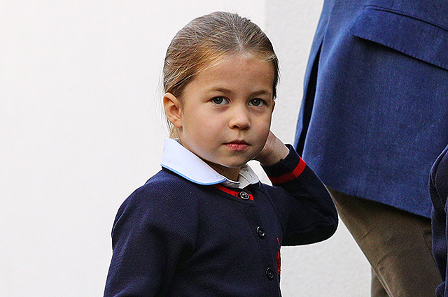 Принцеса Шарлот се подготвя за кралица на Великобритания! СНИМКИ