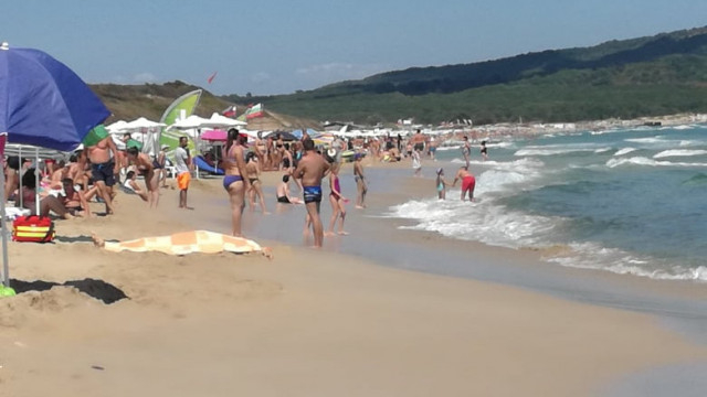 Огромна трагедия в Приморско! Жестоки писъци смразиха плажа СНИМКИ 18+ 