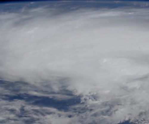 NASA показа бурята Лаура от Космоса 