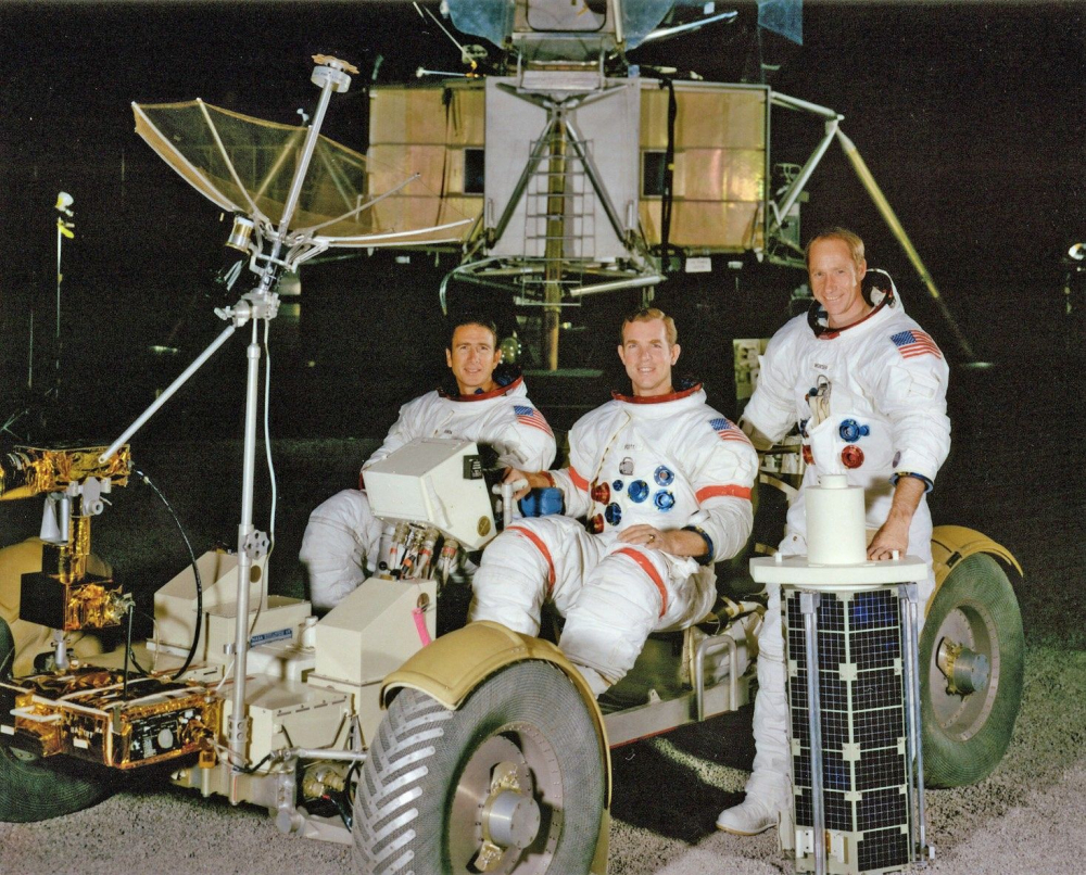 Стана ясно защо екипажът на "Аполо 15" е бил уволнен веднага след завръщането си от Луната
