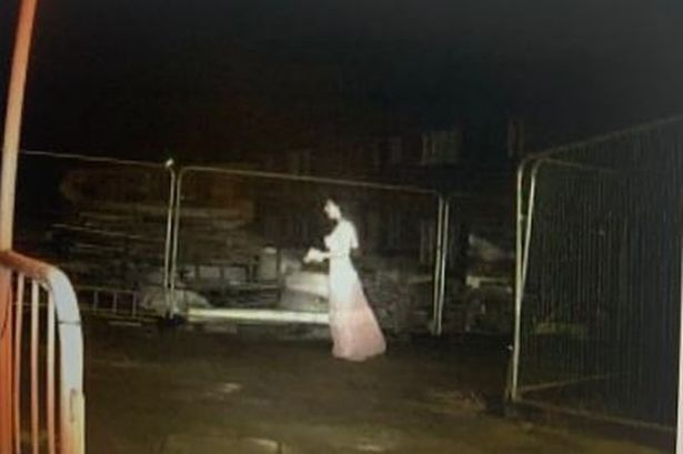 Призрак на невеста се разхожда в строителен обект СНИМКИ