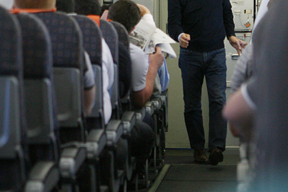 Туристка преживя невероятен кошмар в самолета и се скри в тоалетната 