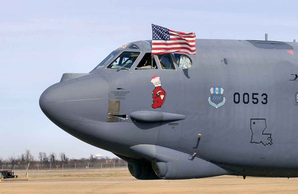 Гигантски US бомбардировач Б-52 прелетя над България след 16:30, причината е...