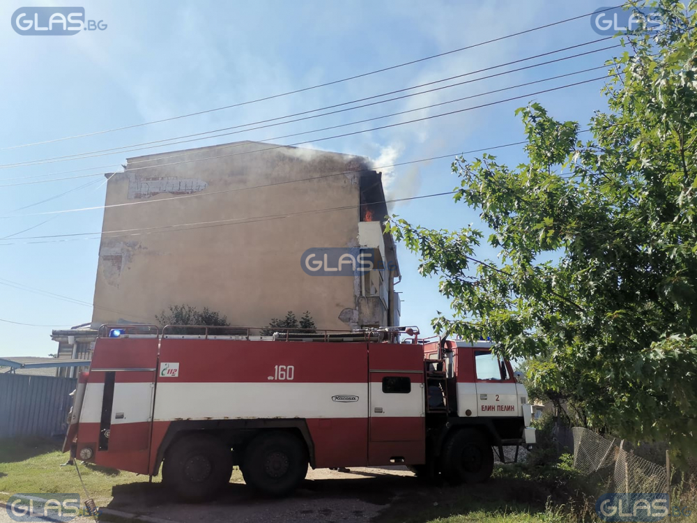 Силен взрив изправи на нотки жителите на блок в софийско село ВИДЕО 