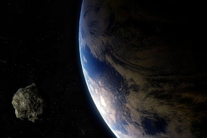 Астероид с размерите на многоетажна сграда прелита опасно близо до Земята 