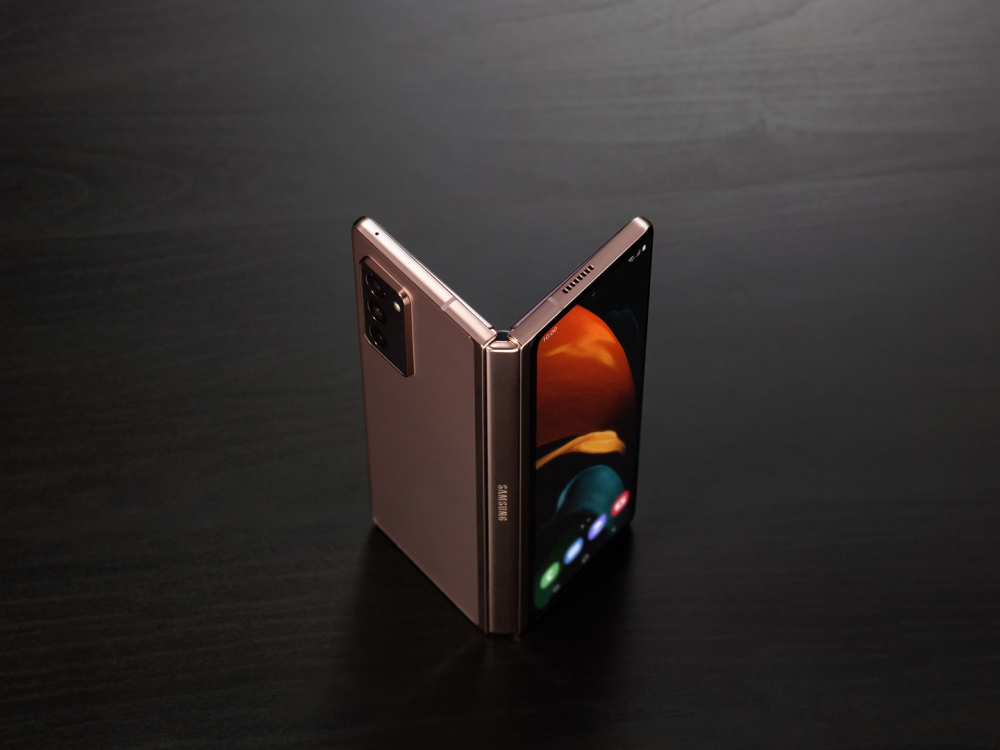 VIVACOM започва предварителната продажба на новия сгъваем смартфон Samsung Galaxy Z Fold2
