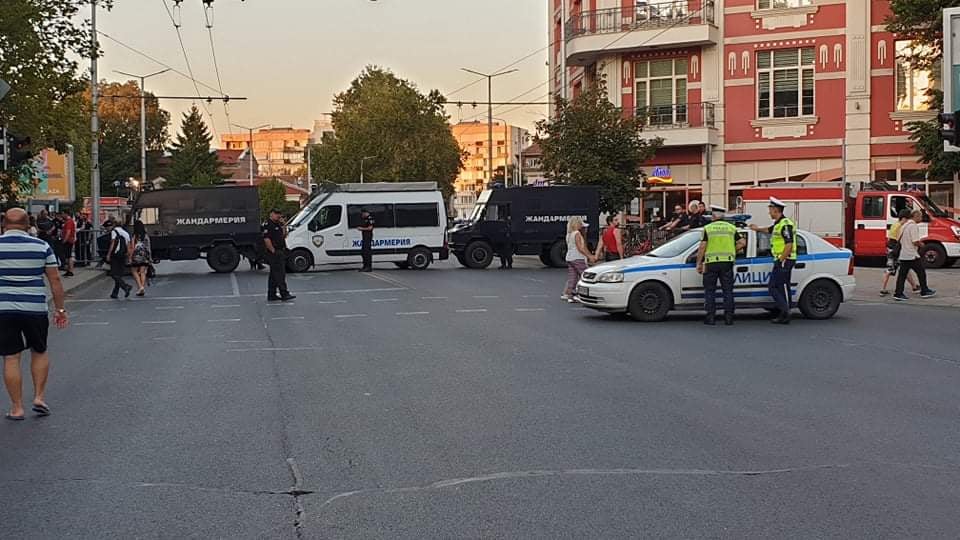 В Пловдив почерня от полиция и жандармерия, пиле не може да прехвръкне  СНИМКИ