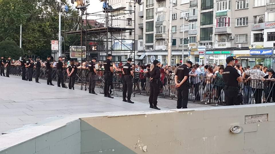 В Пловдив почерня от полиция и жандармерия, пиле не може да прехвръкне  СНИМКИ