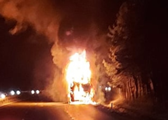 Извънредно: Автобус пламна на магистрала "Тракия" ВИДЕО