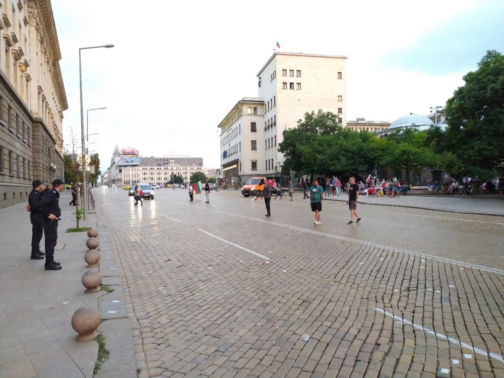 Вяло присъствие на 62-рия ден на протестите в София СНИМКИ