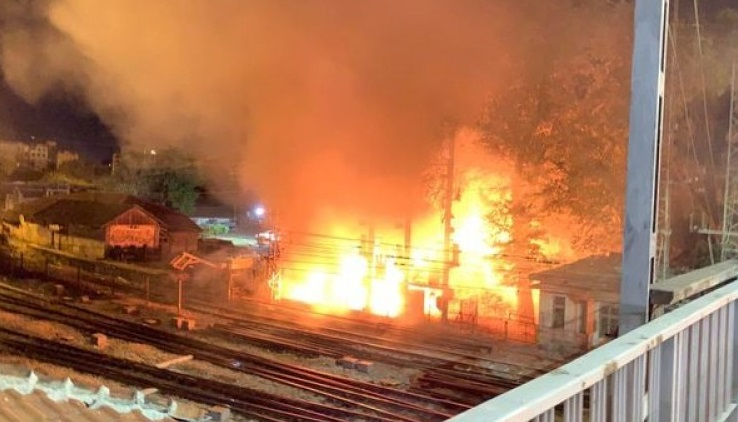 Огнен ад посред нощ в Пловдив СНИМКИ