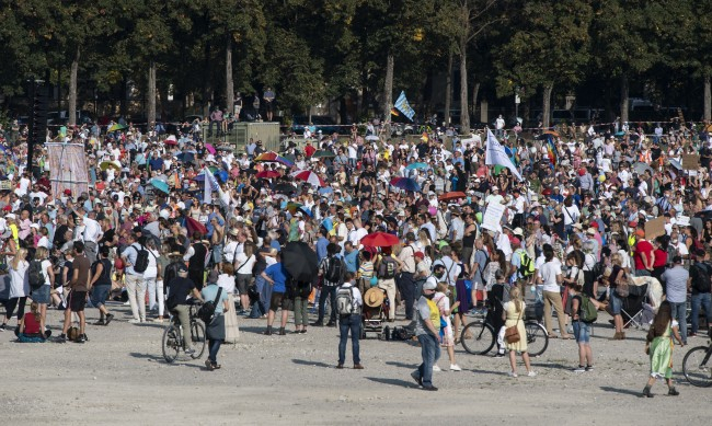 10 000 души на протест в Мюнхен срещу мерките за COVID-19