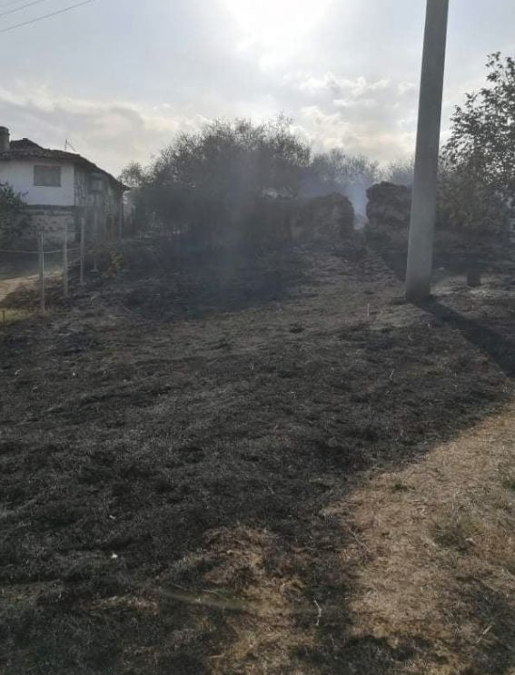 Южна България пламна! Огнената стихия изпепелява села, къщи и вили ВИДЕО 