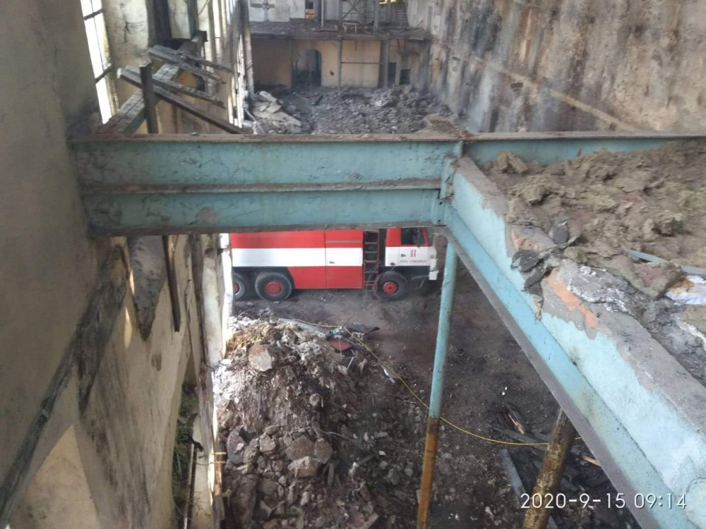 Стана ясно какви са щетите от големия пожар в Захарния комбинат в Пловдив СНИМКИ