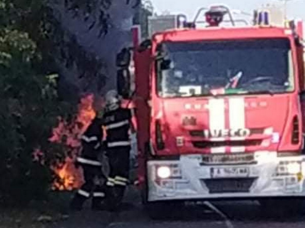 Огнен ад в Бургас: Кола пламна като факла 