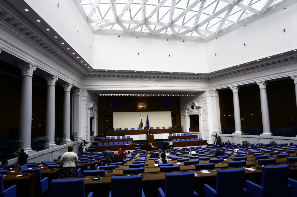 Политолог посочи кои 5 партии влизат в новия парламент и каква ще е ролята на Слави 