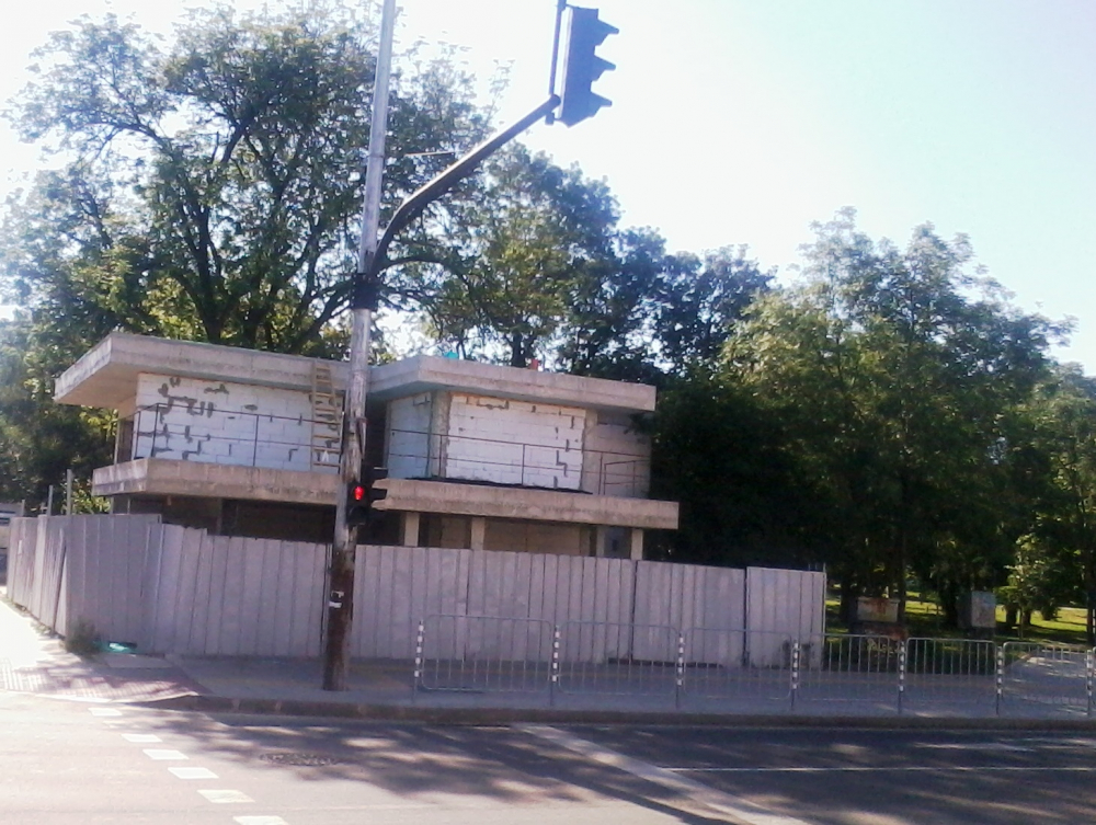 Гърми скандал! Кмет на „Да, България!“ бетонира и ударно застроява парк „Заимов“ в София