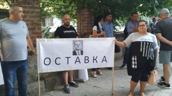 Пловдивчани от контрапротеста готвят неприятна изненада на президента СНИМКИ 