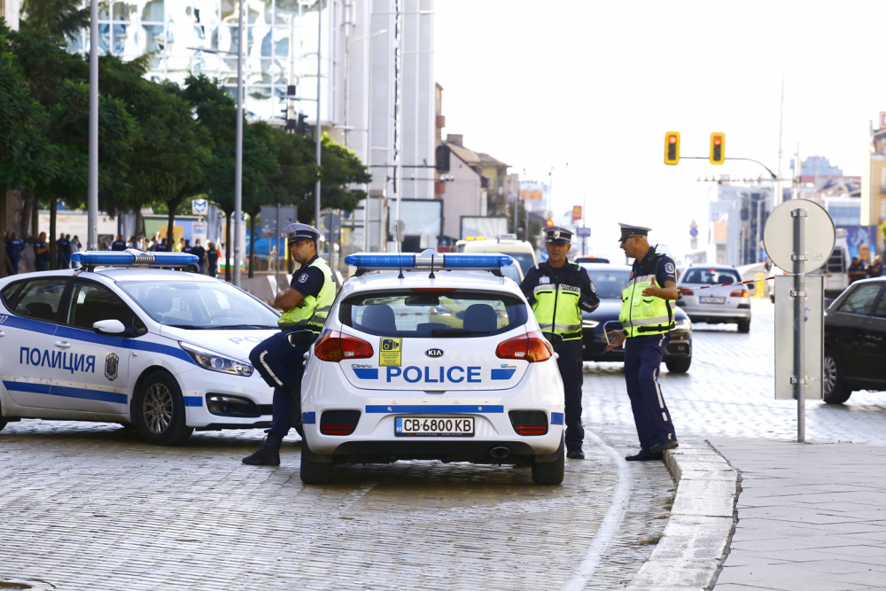 Осъждан наглец с БМВ накара полицаи да го гонят в центъра на София, а сега съжалява