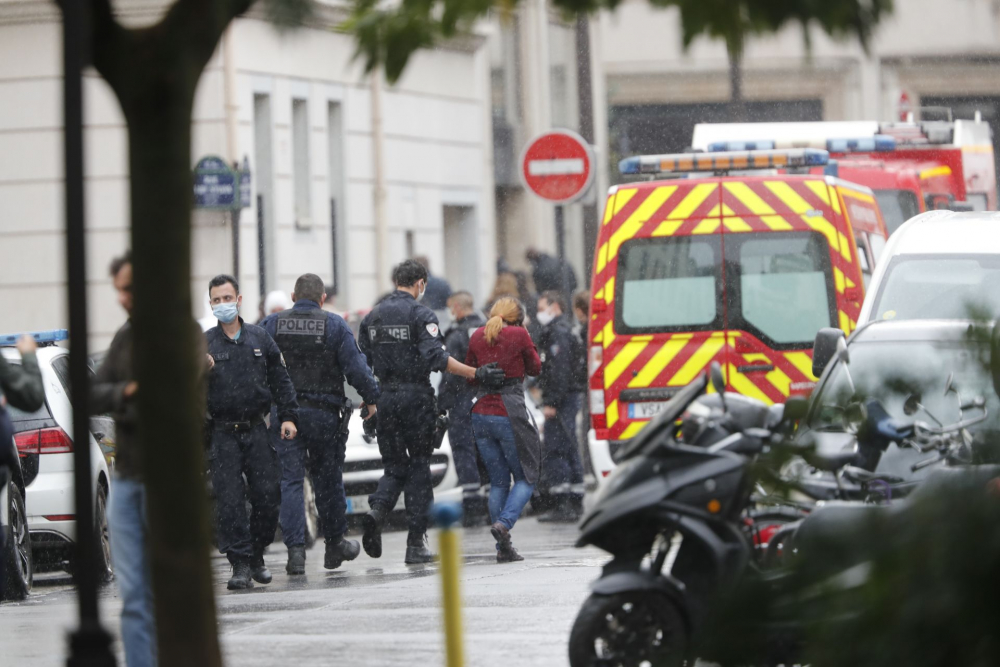  Още петима задържани за атаката с нож в Париж