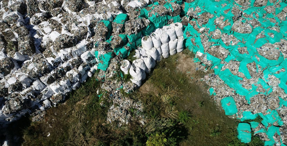 7 756 тона опасни отпадъци са открити при разследване срещу ОПГ от 11 души, сред които са братя Бобокови и бивш зам.-министър ВИДЕО