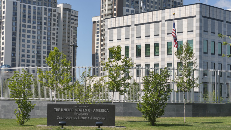Служителка на посолството на САЩ в Киев пребита до смърт от 2-метров нападател
