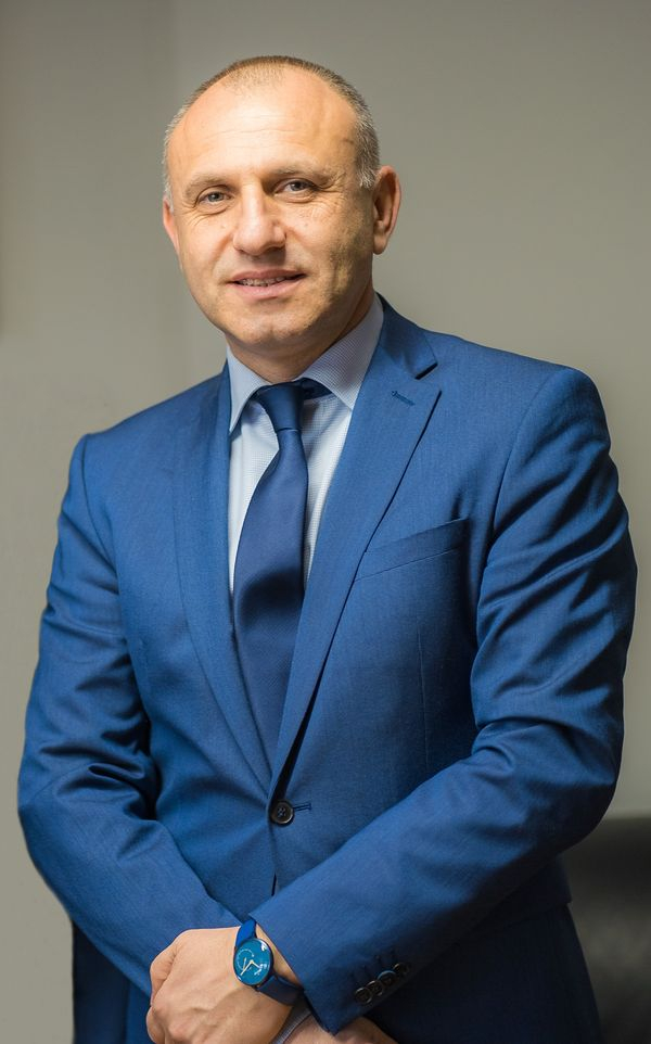 Изпълнителният директор на ЗД „БУЛ ИНС“ АД доц. д-р Стоян Проданов получи отличие за „Застраховател на годината“.