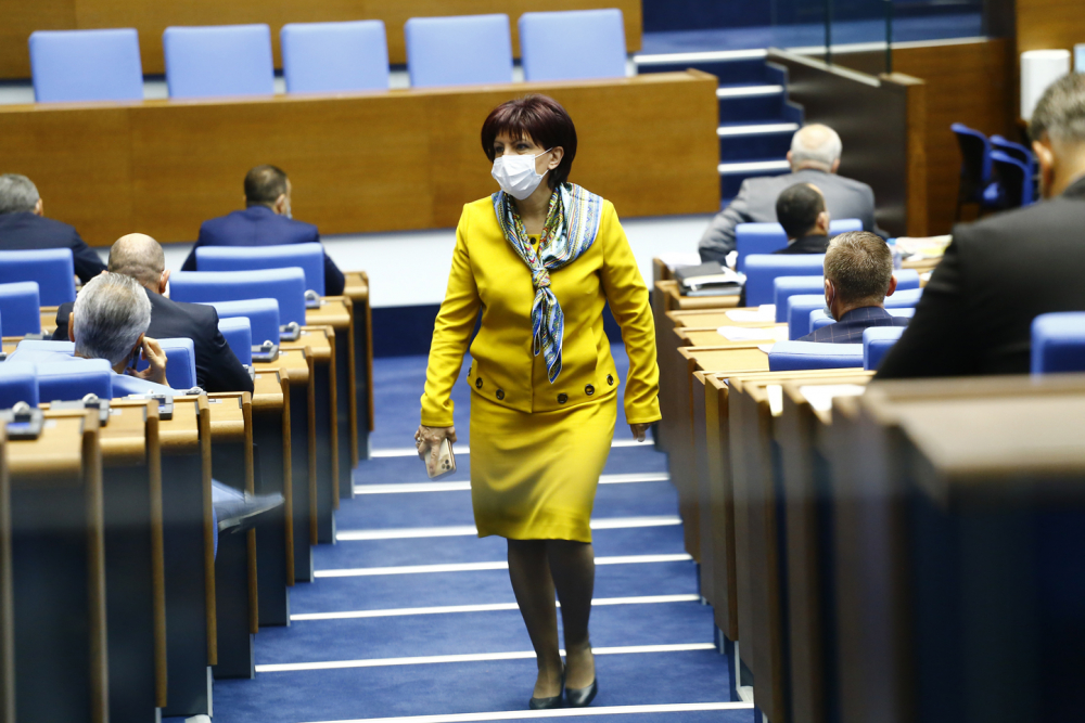 Депутатите гласуваха оставката на Цвета Караянчева, ето резултата