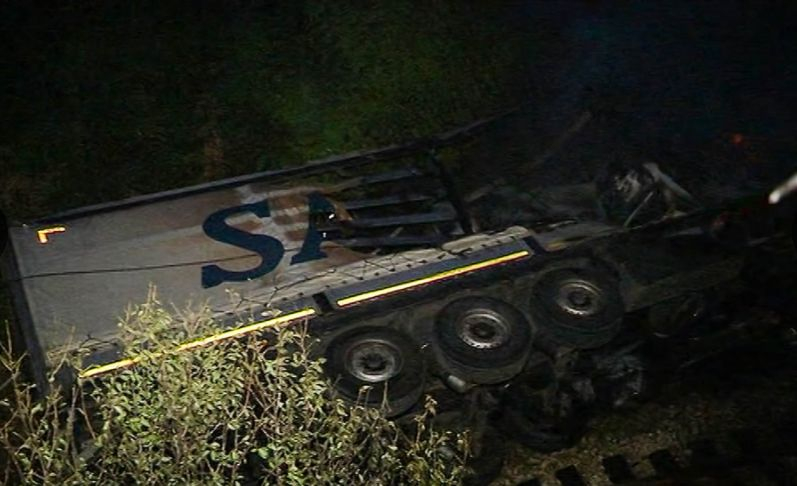 Огромна трагедия след ужаса с камион, паднал върху жп линия в Търновско ВИДЕО