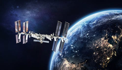 Камерата на МКС засне НЛО, което се движи близо до Земята ВИДЕО