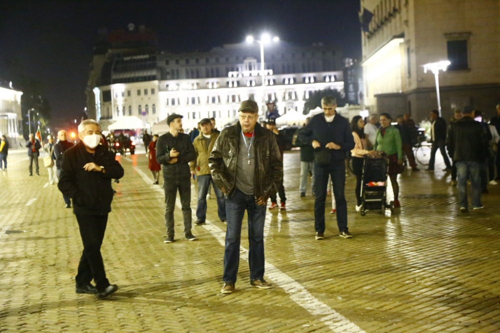 94-и ден на протестите: Важна е решителността, а не бройката СНИМКИ