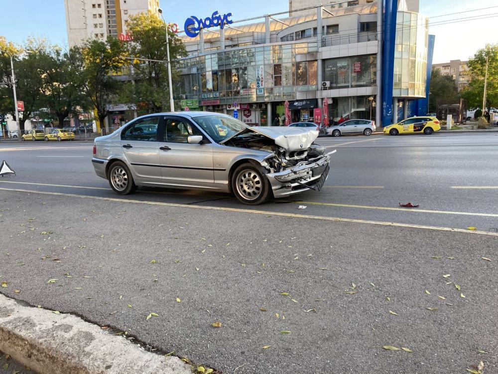 Зверско меле на ключов столичен булевард СНИМКИ 