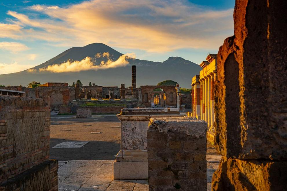 След 15 години: Жена върна откраднати артефакти от Помпей, били „прокълнати“