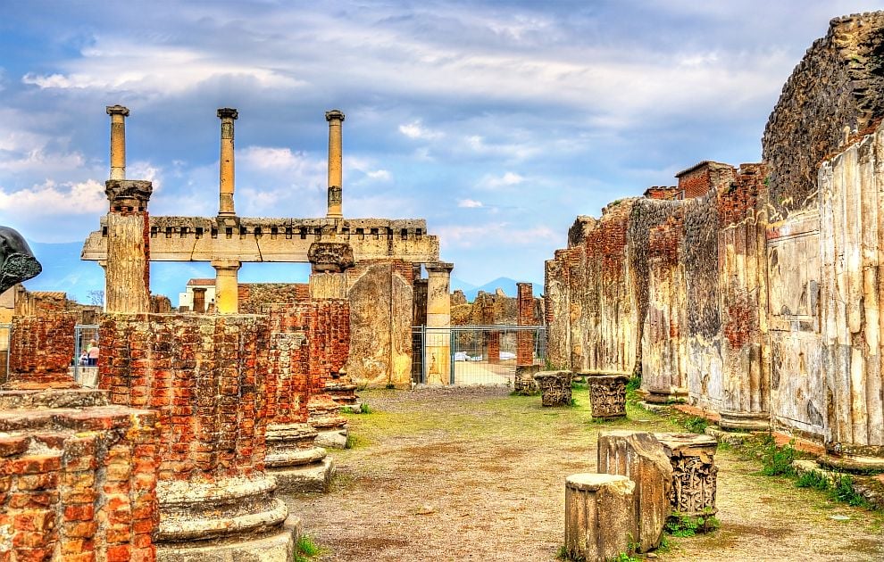След 15 години: Жена върна откраднати артефакти от Помпей, били „прокълнати“