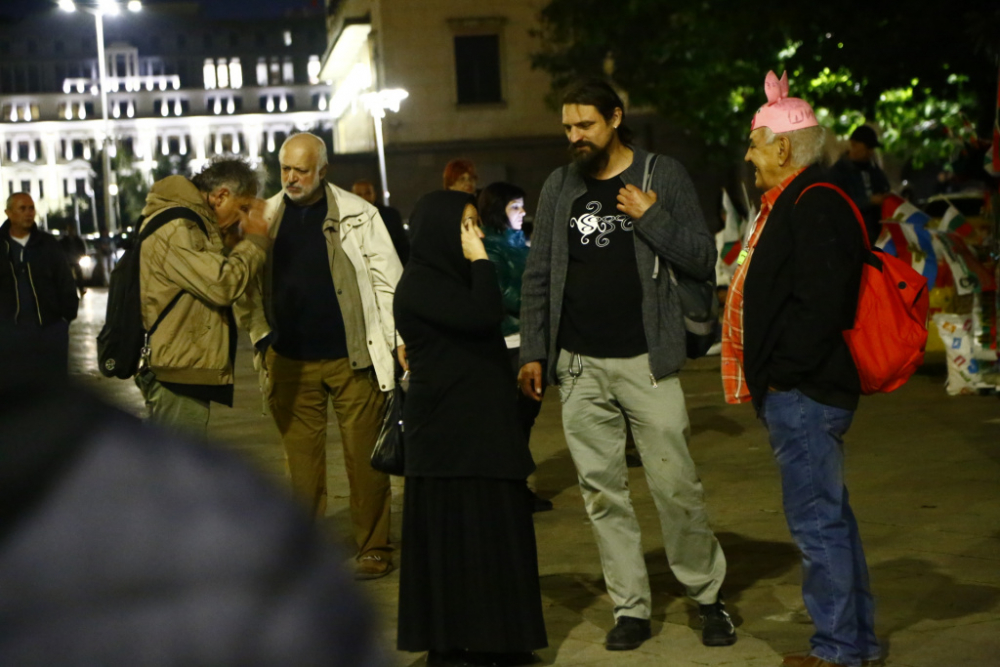 Напрежение в София! Легендарен протестиращ грабна микрофона и на "Отровното трио" им призля БЛИЦ TV 