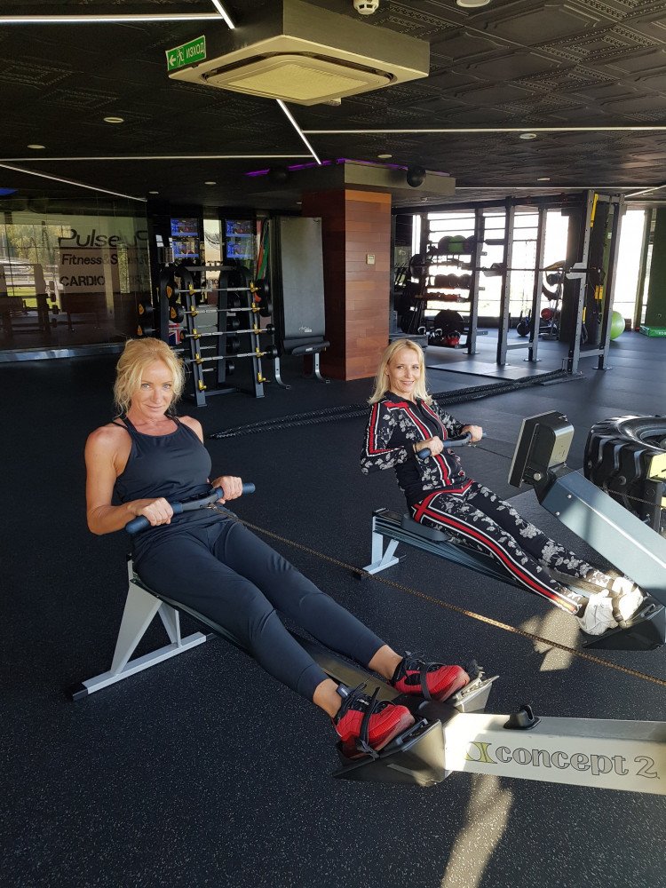 Звездните лица Мария Гроздева и Дейзи Ланг със съвместна тренировка в любимия им фитнес клуб