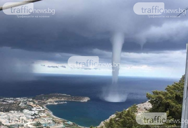 Ужас! Гигантско торнадо едва не отнесе 3 българки в морето край Родос ВИДЕО