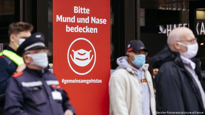 Репортаж: Как носят маски навън в Германия