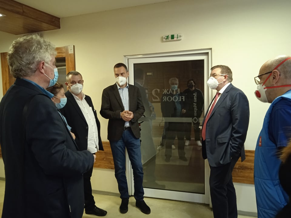 Министър Ангелов разби твърдение на Радев, свързано с коронакризата СНИМКИ