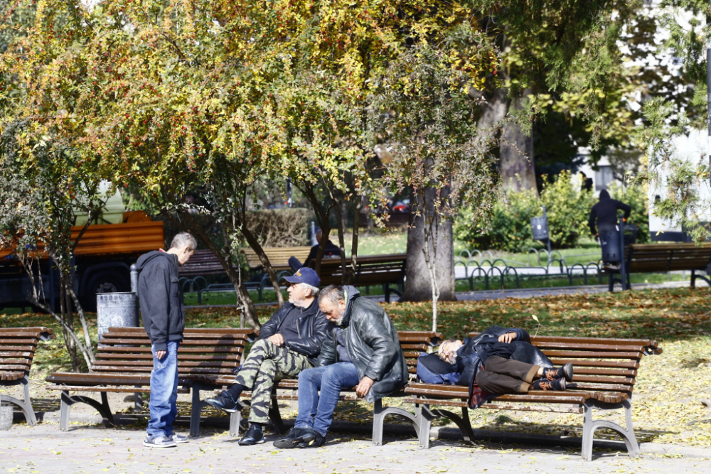 Фоторепортаж в БЛИЦ:  Сложиха ли си маските столичани СНИМКИ 