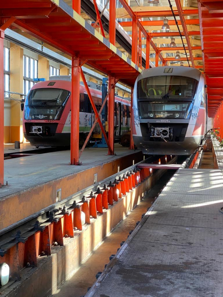 БДЖ и Алстом отчетоха напредъка по проекта за поддръжка на мотрисните влакове