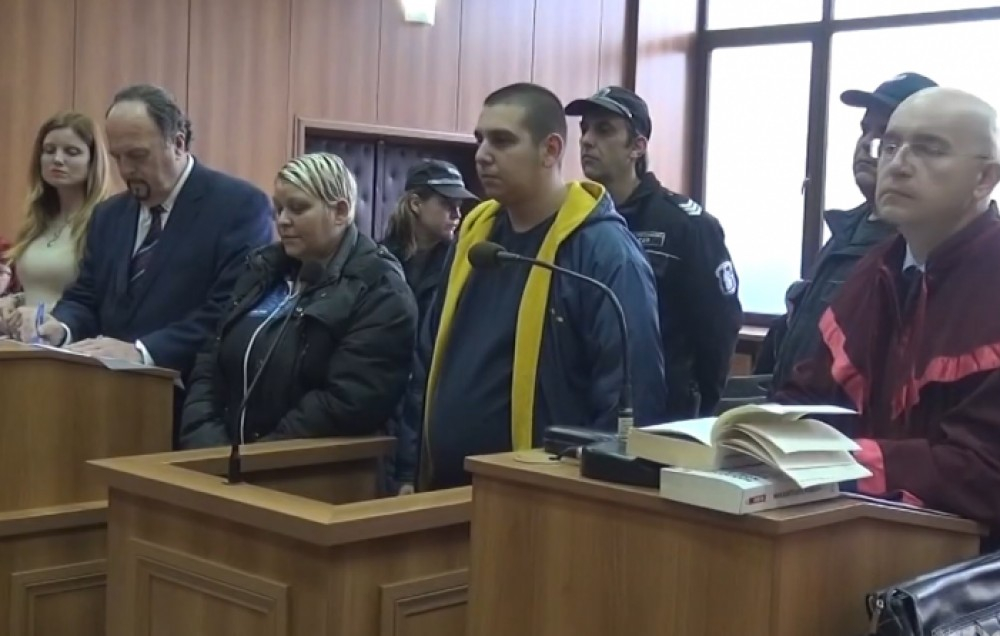 32 години затвор за майка и син, убили жестоко любовник навръх Стефановден 