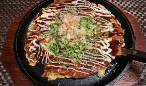 Невиждана рецепта за вечеря: Окономияки - японска солена палачинка