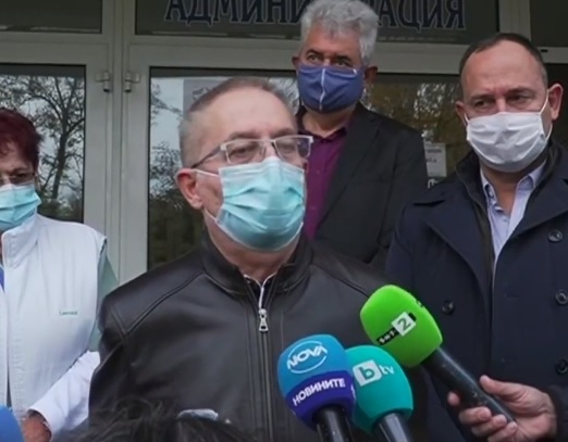 Ръководството на болницата в Пловдив даде обяснения за двамата пациенти с К-19, починали на стълбите ВИДЕО