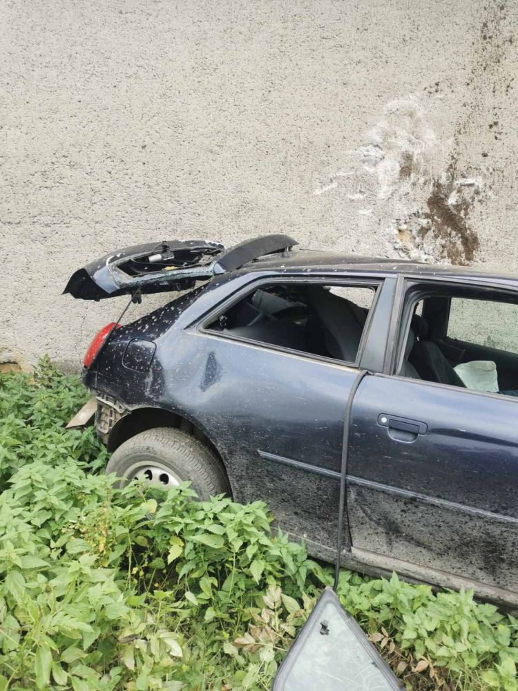 Страшни СНИМКИ: 27-г. шофьор загуби живота си при невиждан инцидент в Исперихско 